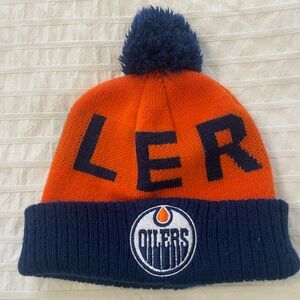 NHL- Edmonton Oilers knit beanie- size 2-4T